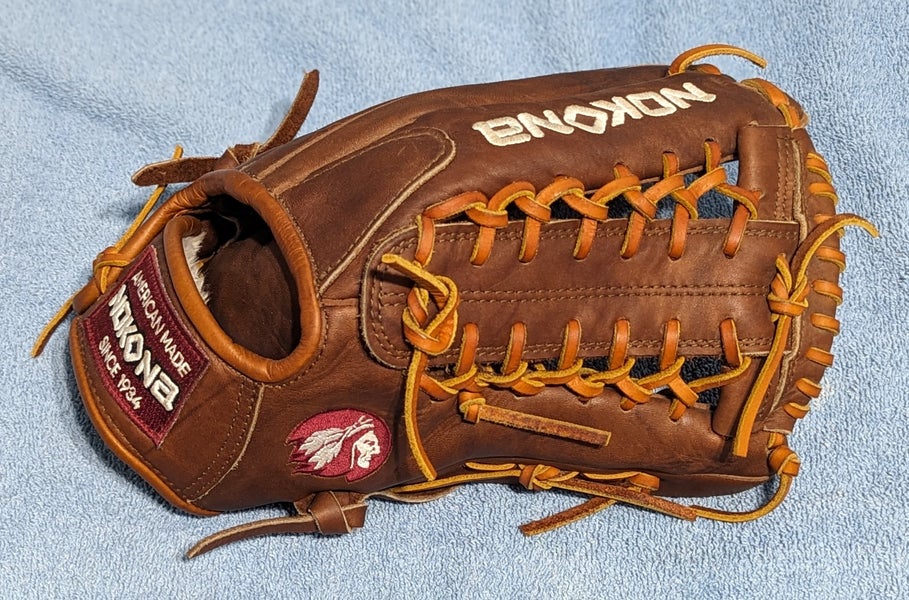Used Nokona W-1275 Right Hand Throw Outfield Baseball Glove 12.75"