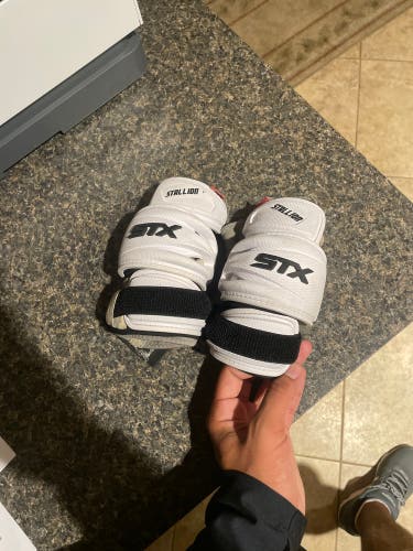 Used Large STX Stallion 500 Arm Pads
