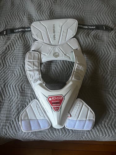 New Large Maverik M5 Shoulder Pads