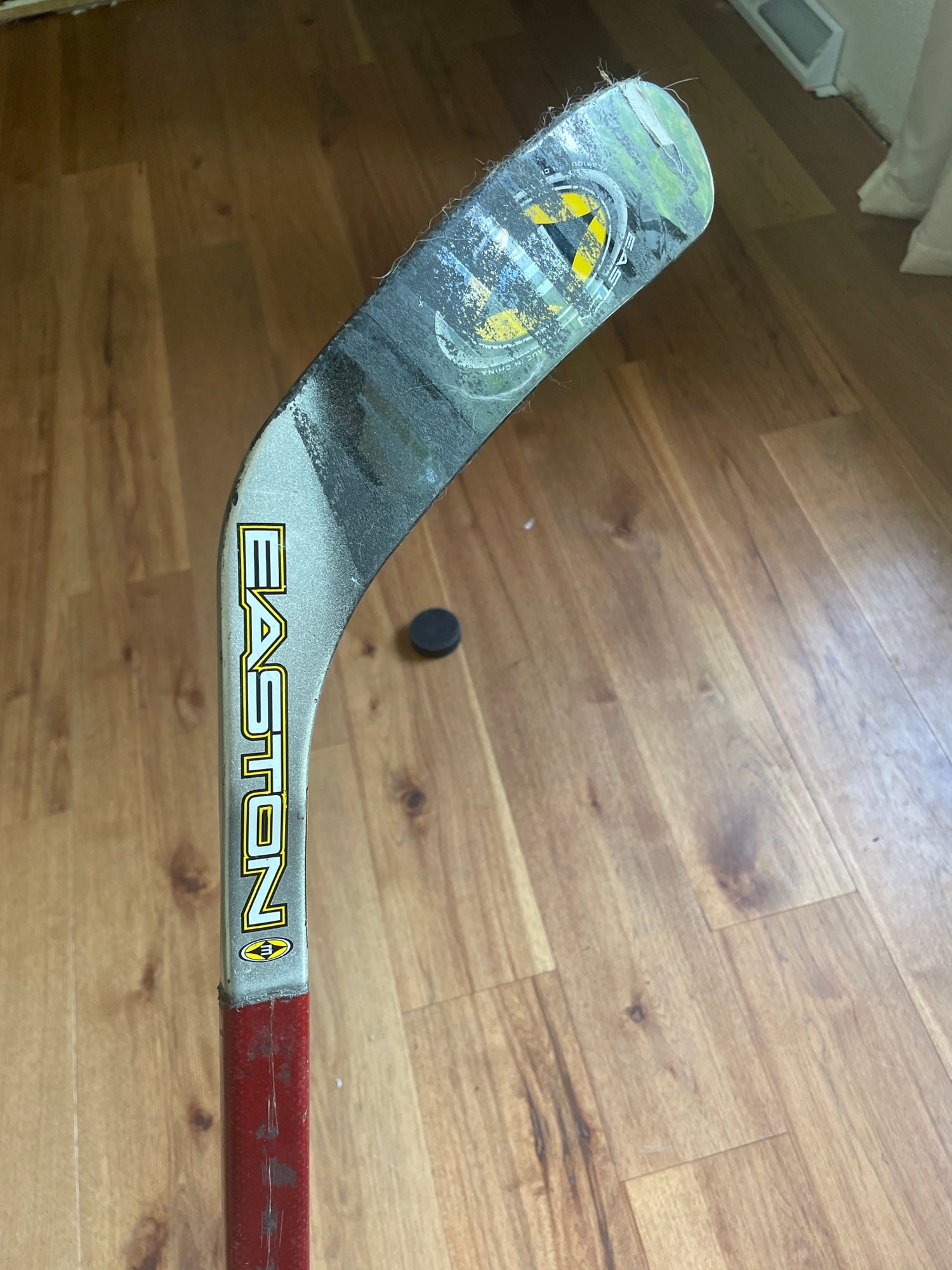 Senior Right Handed Synergy Grip Hockey Stick