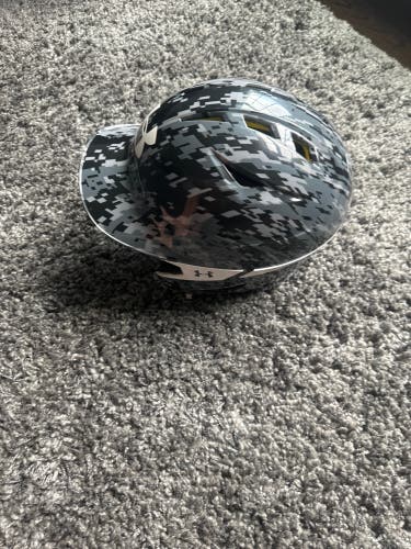 6 1/2 - 7 1/2 Under Armour Batting Helmet (Fits 4-10 Years Old)