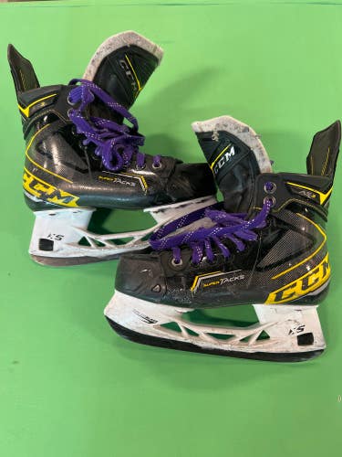 Junior Used CCM Super Tacks AS3 Hockey Skates D&R (Regular) 4.0