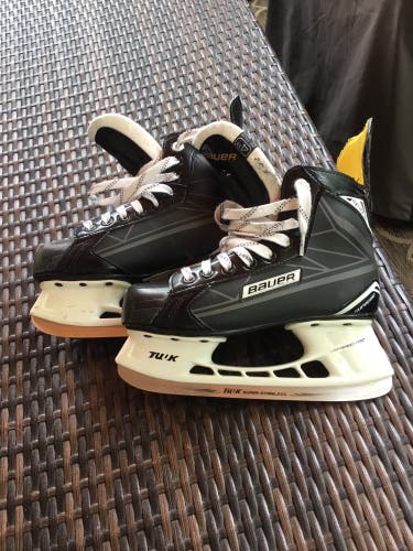 Used Bauer Extra Wide Width   Size 5 Supreme S150 Hockey Skates