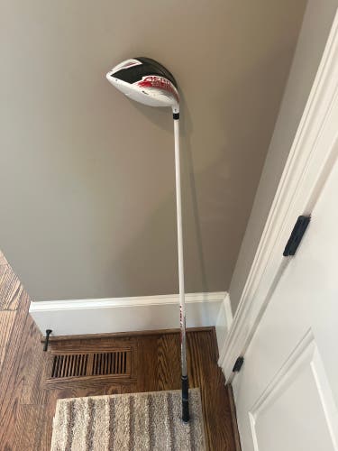 Right Handed TaylorMade AeroBurner Golf Driver
