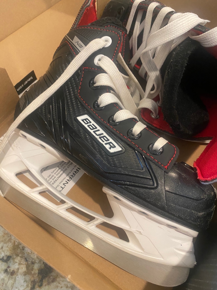 Used Bauer Regular Width Size 13 Ns Hockey Skates