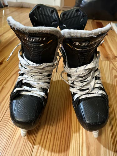 Senior Bauer Supreme M5 Pro Hockey Skates 7.5 Fit 2 w/ extra set of steel runners