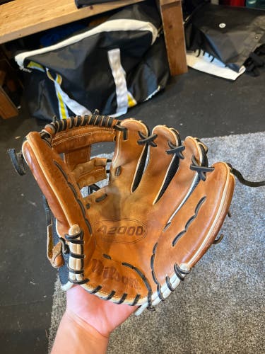 Wilson A2000 infield glove 11.75”