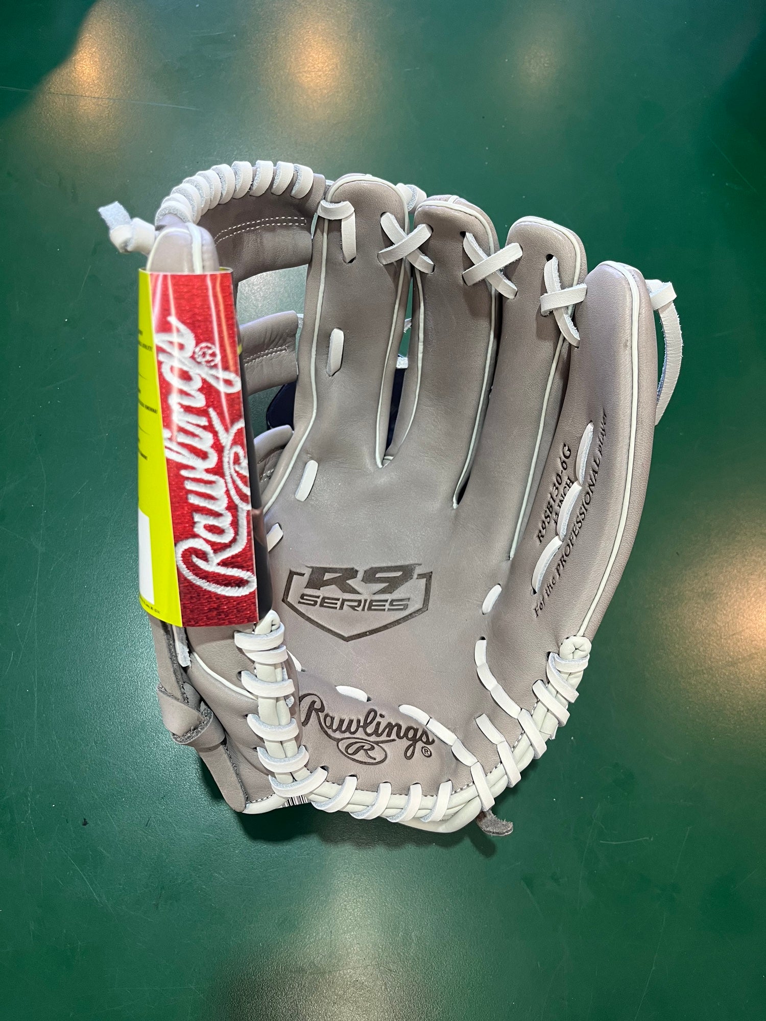 New RAWLINGS R9 FAST PITCH SOFTBALL GLOVE 12 RH