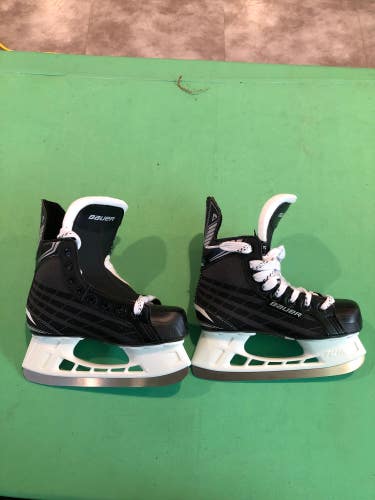 Used Junior Bauer Nexus Classic Hockey Skates D&R (Regular) 2.0
