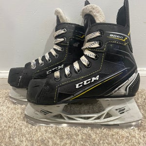 Used CCM 9060 Youth Size 12D Ice Hockey Skates - Excellent Condition!