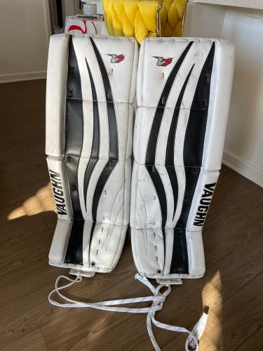 Vaughn V7 XR Pro Carbon Senior Leg Pads 34+2