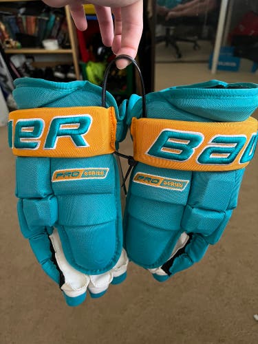 Bauer 13" Pro Stock Pro Series Gloves