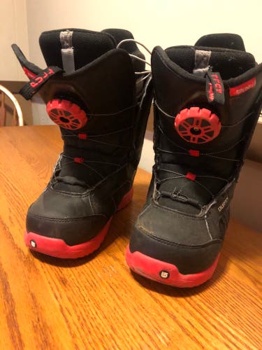Kid's Size 5.0 (Women's 6.0) Burton Imprint 1 Snowboard Boots