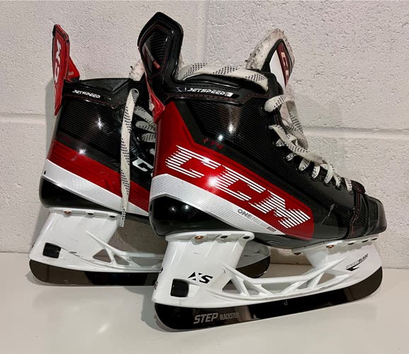 CCM Jetspeed FT4 Senior Ice Hockey Skates Senior SZ8 Regular w/ Extras!!!