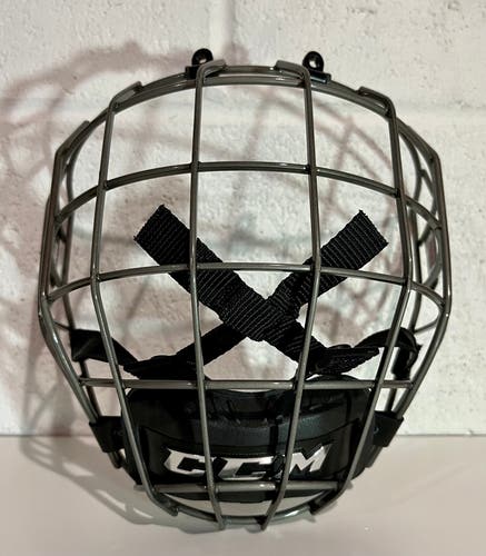 CCM FM680 Facemask Gray SZ Medium