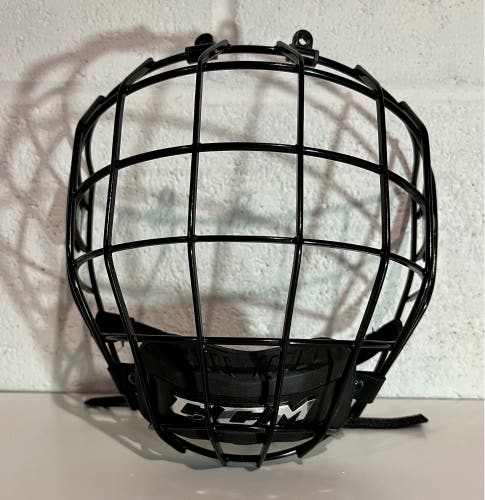 CCM FM680 Facemask Black SZ Medium