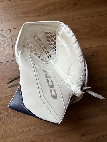 Brand New CCM EFlex 6 Pro Stock Sr Catching Glove 600 Degree Pocket Game Ready White/Navy WOW