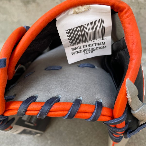 Wilson A2000 Carlos Correa 11.75 Baseball Glove: A20RB17CC1GM