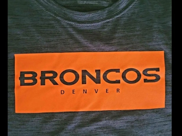 Denver Broncos Sideline Men's Nike Dri-FIT NFL Long-Sleeve Top.