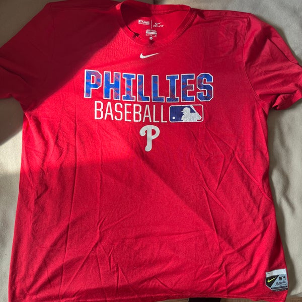 Nike Dri-FIT Team (MLB Philadelphia Phillies) Men's T-Shirt.