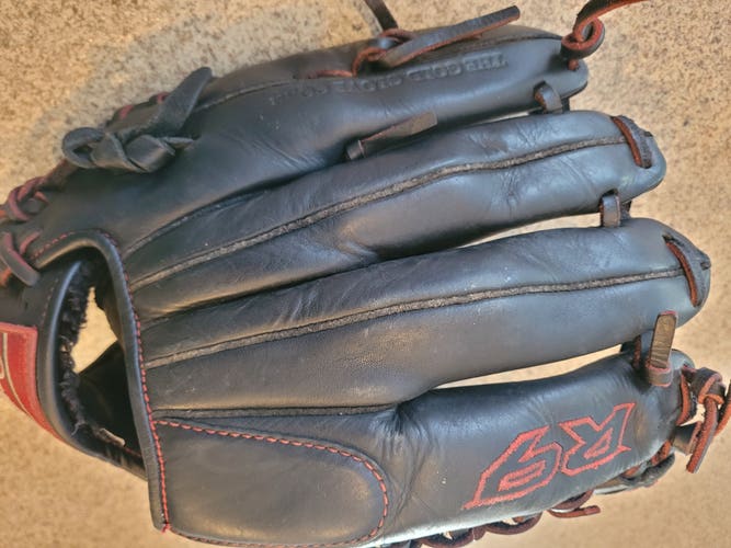 Used Rawlings Right Hand Throw Infield R9 Baseball Glove 11.5"