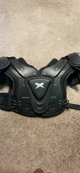 Xenith Youth Flyte Football Shoulder Pads