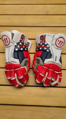 Used Player's Warrior Burn Lacrosse Gloves Extra Large
