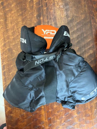 Youth Small Easton Hockey Pants