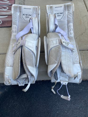 Used 32"+1 CCM Extreme Flex E4.5 Goalie Leg Pads