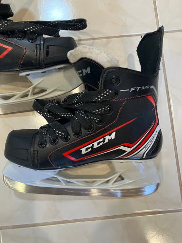 Near New! CCM JetSpeed FT340 Hockey Skate  Size 3