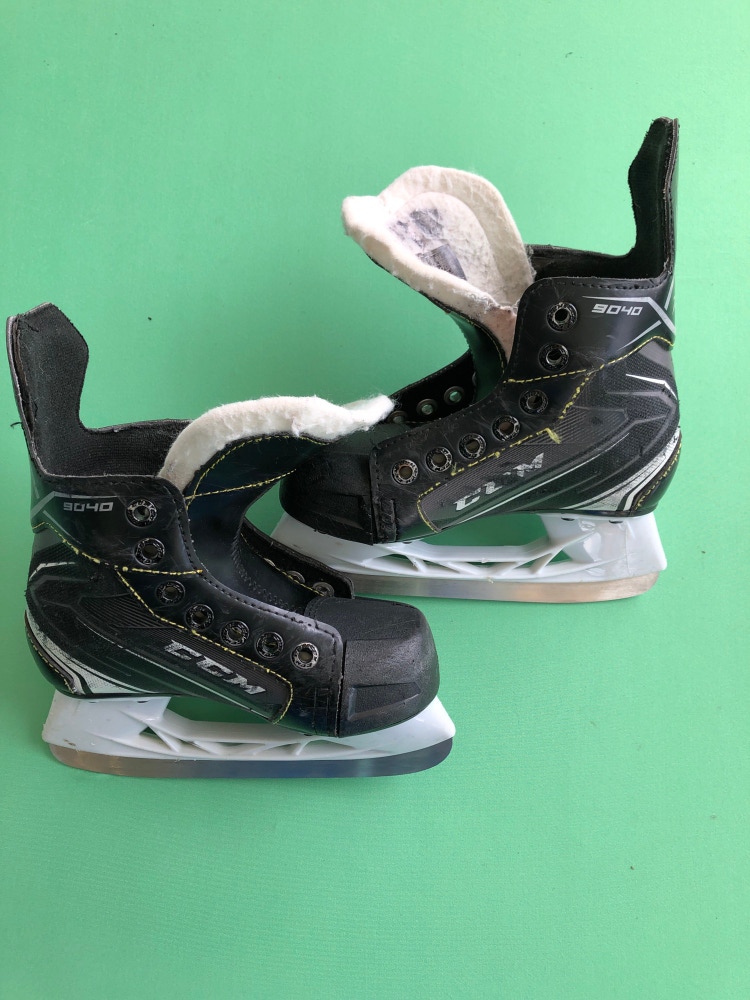 Used Youth CCM Tacks 9040 Hockey Skates (Regular) - Size: 11.0