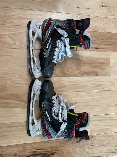 Used Bauer Regular Width   Size 4 Vapor 2X Pro Hockey Skates