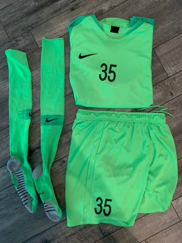 Nike Gardien II Goalkeeper Kit (Shorts Socks Jersey)