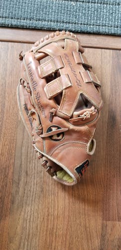 *FREE SHIPPING* Used Louisville Slugger Left Hand Throw Outfield 125 Series Baseball Glove 13"
