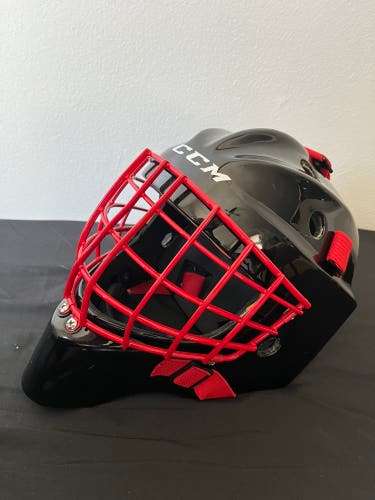 Used CCM  GFL Pro Goalie Mask Medium