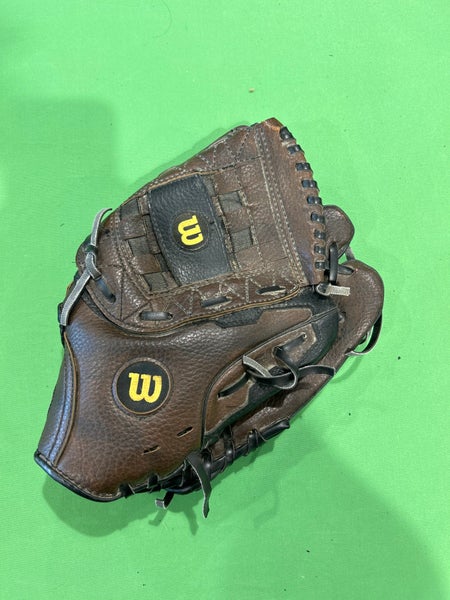 Used Wilson A300 Right Hand Throw Infield Baseball Glove 11"