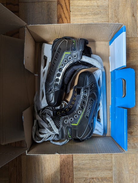 Great Condition Bauer Elite Hockey Goalie Skates Regular Width Size 3.0 D