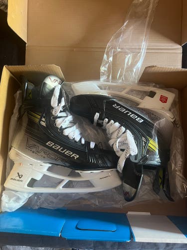 New Bauer Size 8 Vapor Hyperlite Hockey Skates
