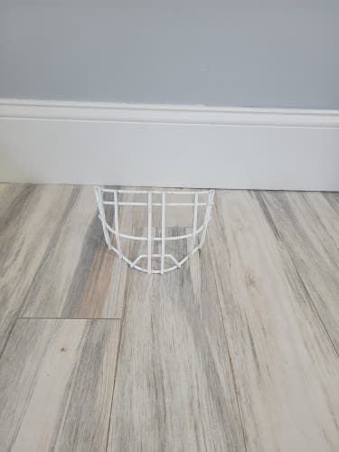 Used Senior Bauer 960 Goalie Mask