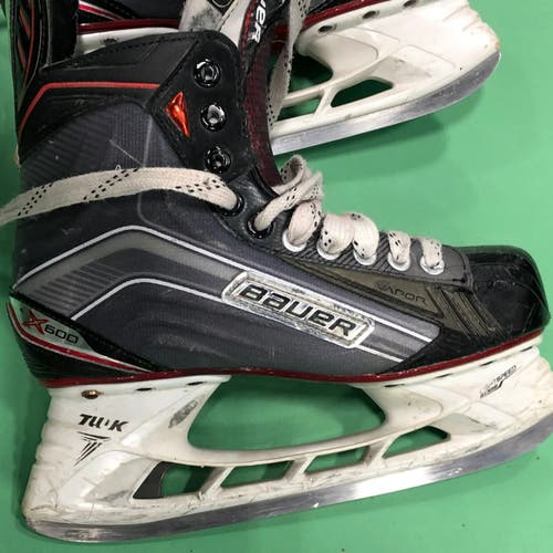 Used Senior Bauer Vapor X600 Hockey Skates (Regular) - Size: 6.0