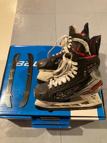 Used Bauer Regular Width Size 4 Vapor 2X Pro Hockey Skates with Pulse TI and LS 5 Carbon