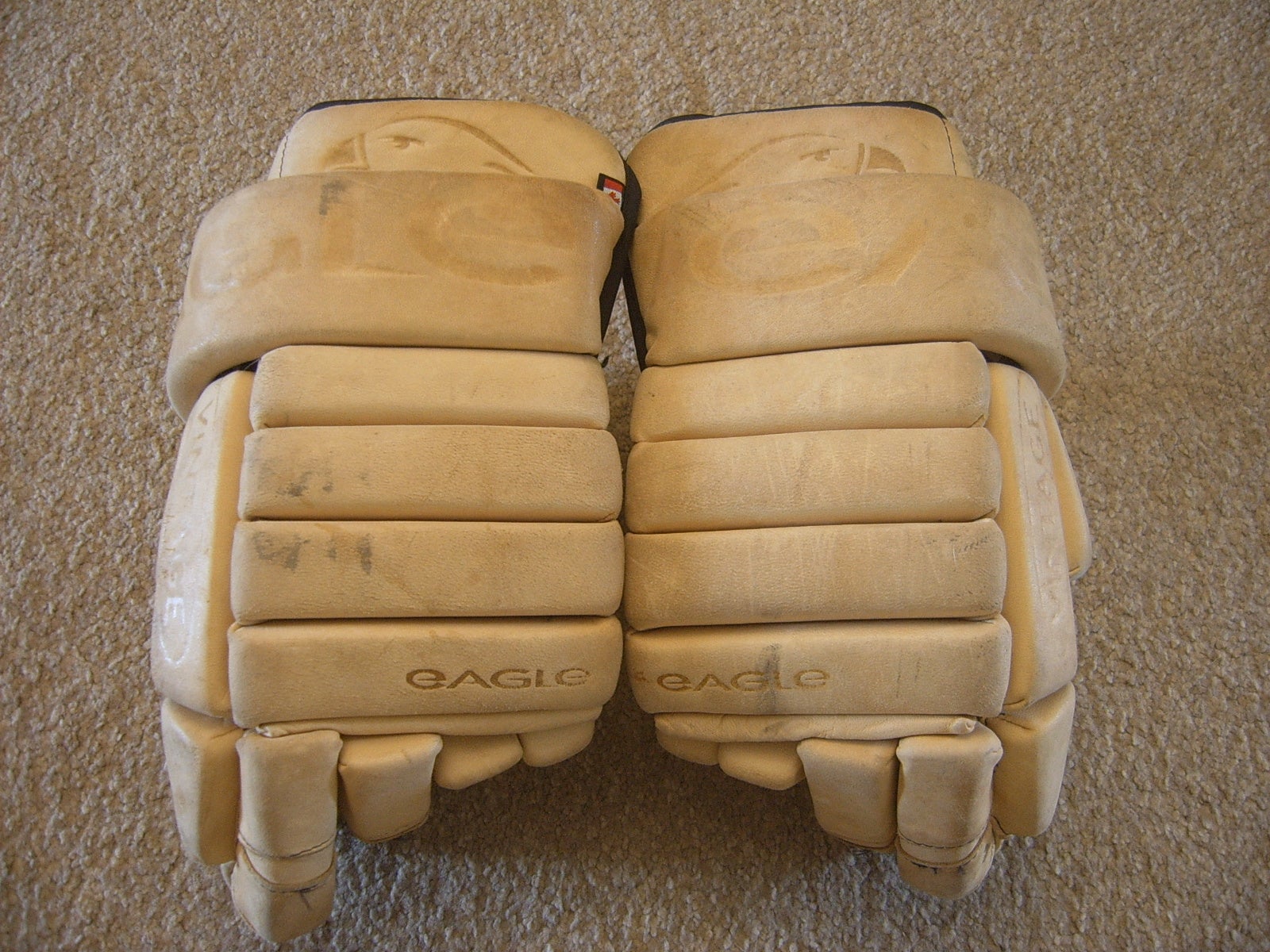 New Eagle Tan 14 hockey gloves