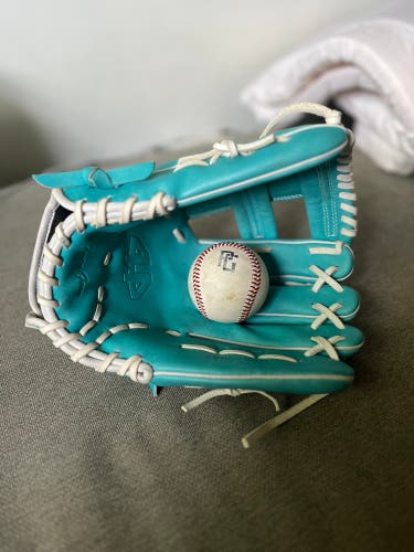 Slightly Used Outfield 12.75" Signiture Series Baseball Glove