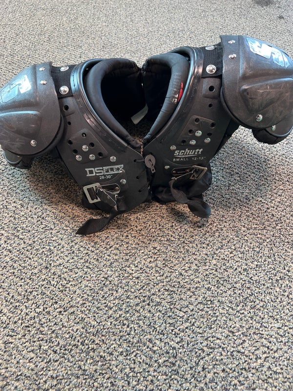 Youth XS Schutt DS Flex Shoulder Pads (10057) SidelineSwap