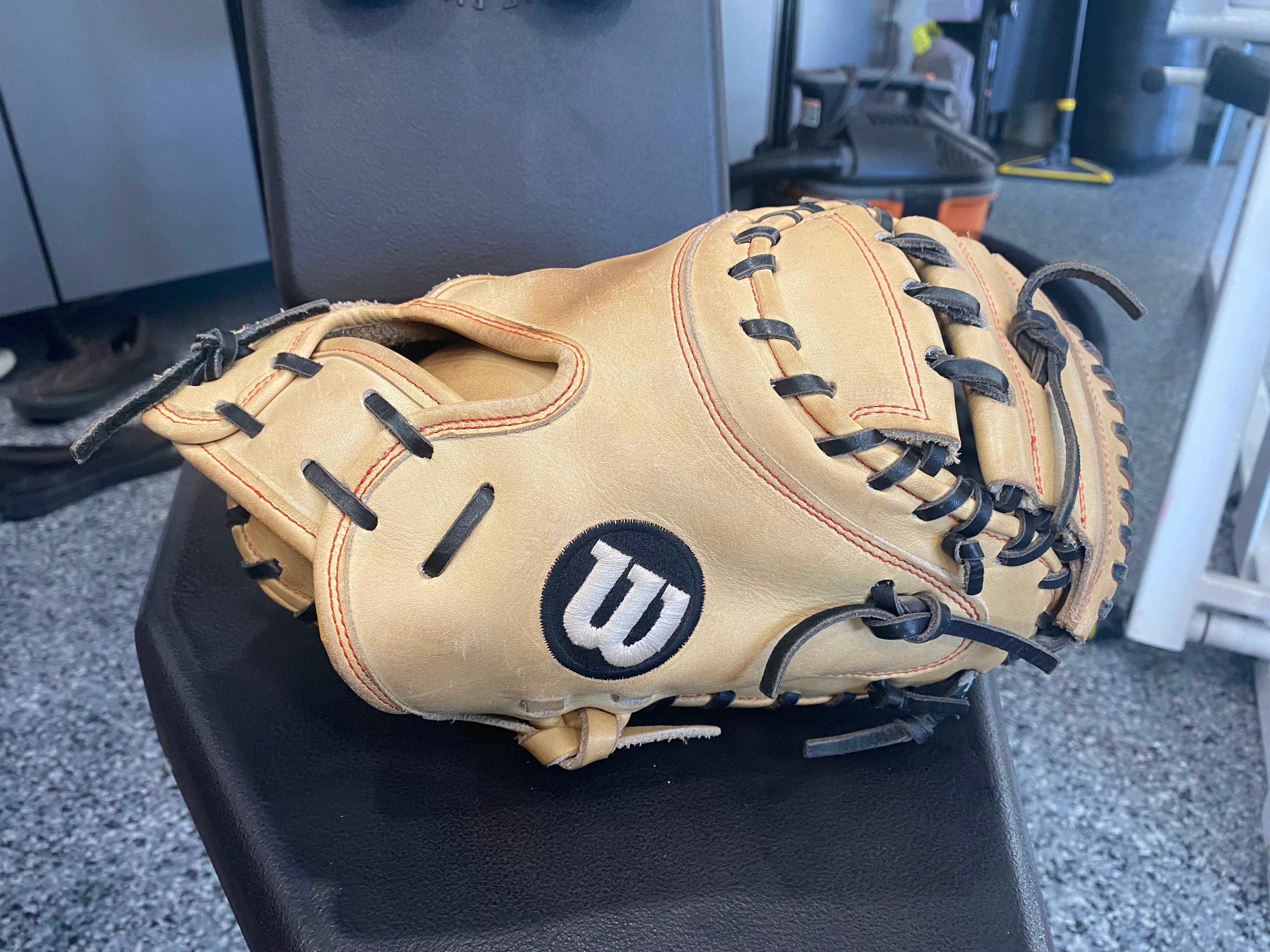 New 11.5 Twins Custom Wilson A2000 Sample Glove 11.5