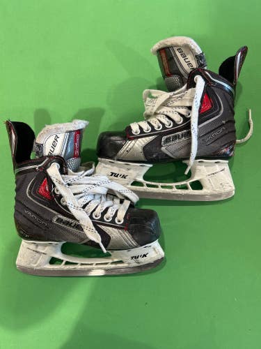 Junior Used Bauer Vapor x50 Hockey Skates D&R (Regular) 2.0