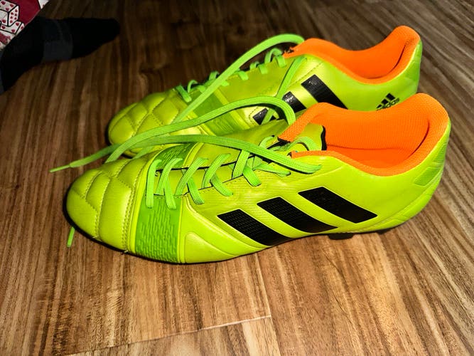 Adidas soccer cleats Neon Green Men’s 10.5