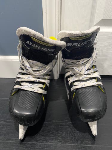 Used Bauer regular width size 7.5 Supreme 3s hockey goalie skates