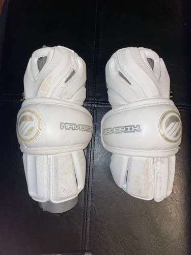 Used Medium Maverik Rome Arm Pads