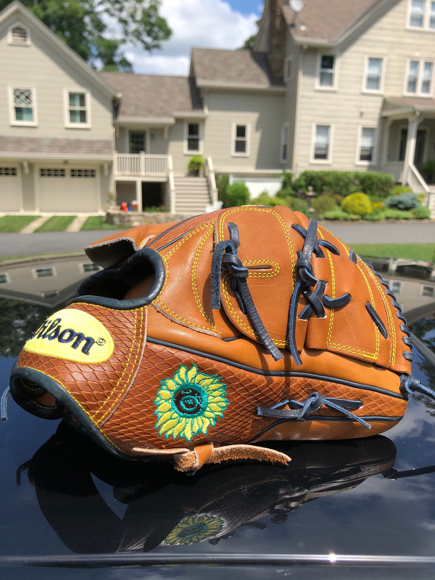 WILSON A2000 12" B2 GOTM JUNE 2019 PITCHER BASEBALL GLOVE